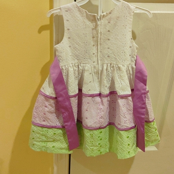 Spring dress - Picture 2 of 3